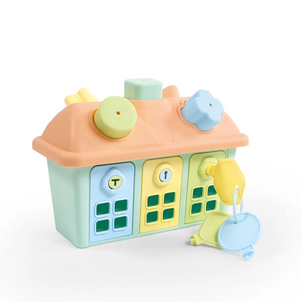 Casa didáctica con juego de clasificación de formas y llaves